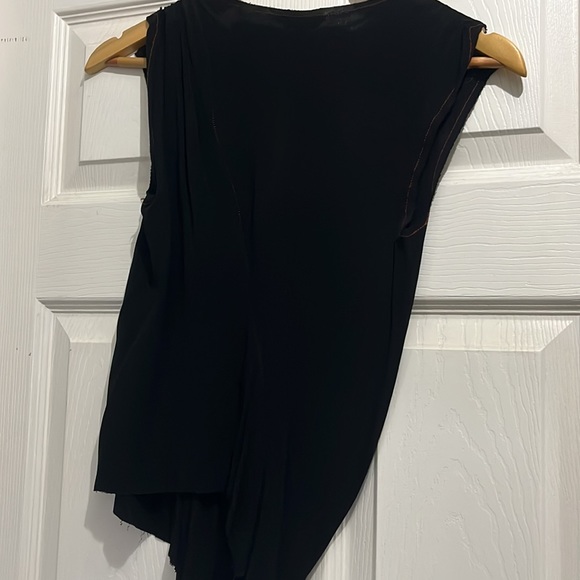Rozae Nichols black crepe top with stone accent - Picture 5 of 11